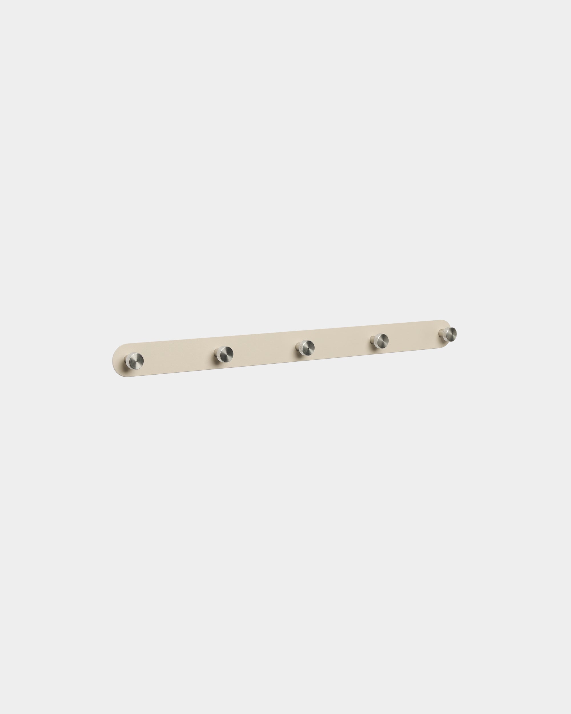 Appendiabiti Norr di WoodUpp con 5 ganci in beige e steel inox, progettato come accessorio per organizzare gli spazi insieme ai pannelli acustici in legno dallo stile nordico.